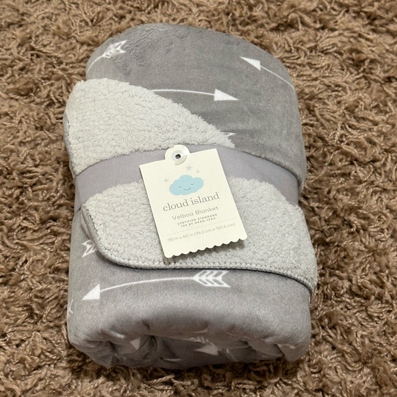 NWT Adventure Blanket and Onsie Set - Picture 6 of 9